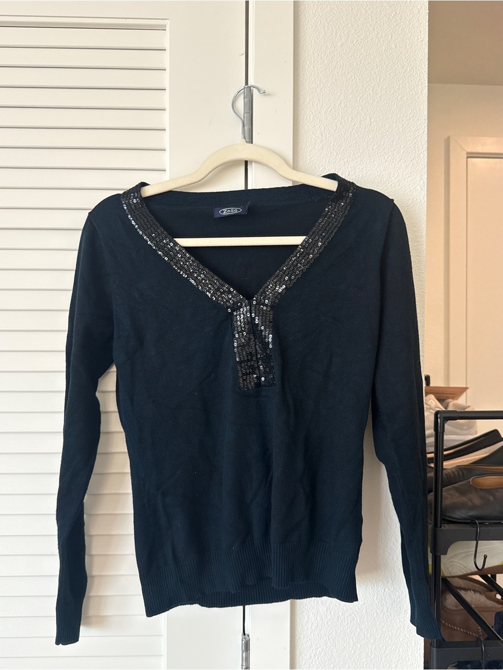 Vintage Zoso Black Sequin V-Neck Long-Sleeve Top - Elegant Women's Sweater